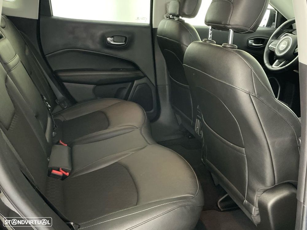 Jeep Compass 1.3 T Limited DCT - 23