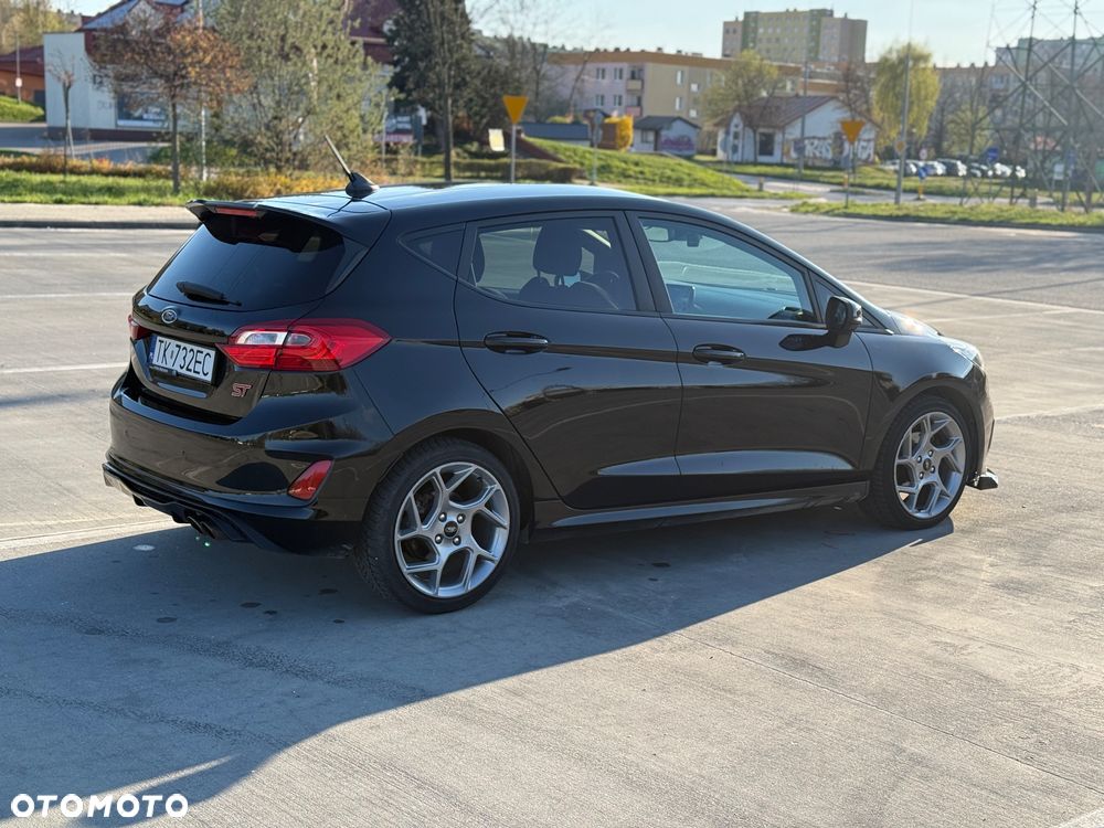 Ford Fiesta - 6