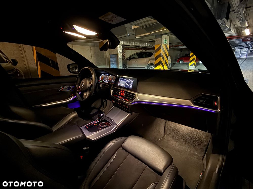 BMW Seria 3 318i M Sport - 27