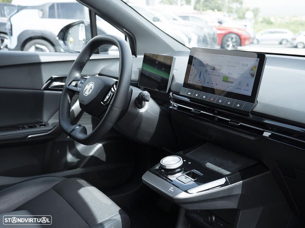 MG MG4 77 kWh Extended Range Luxury - 19