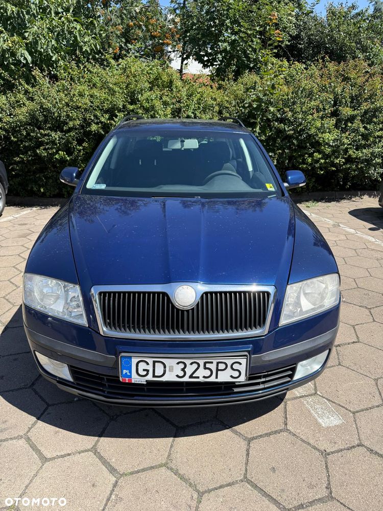 Skoda Octavia 1.6 FSI Ambiente - 2