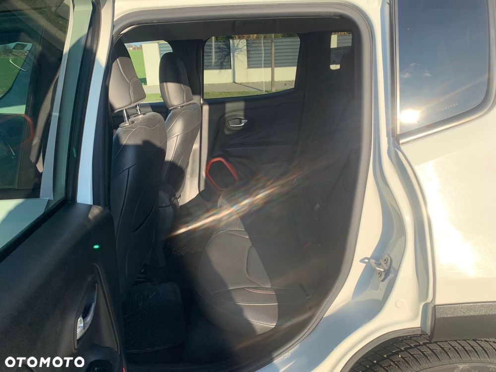 Jeep Renegade - 24