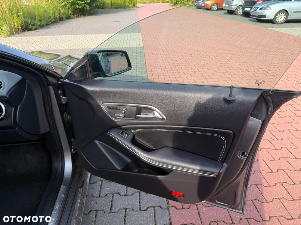 Mercedes-Benz CLA 250 7G-DCT AMG Line - 16