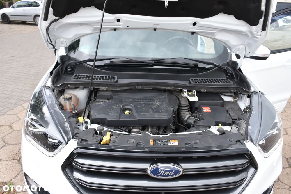 Ford Kuga - 28