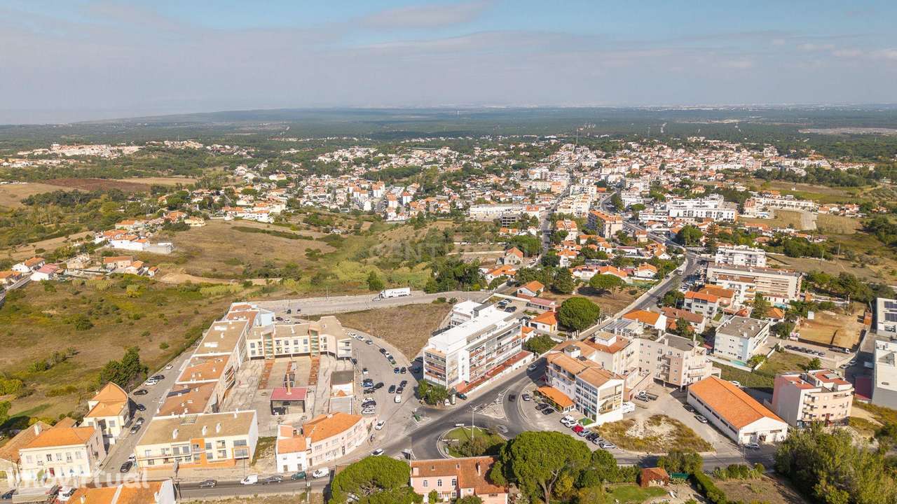 Terreno com loteamento e comunicação prévia, para construção de 45 fog - Grande imagem: 3/9