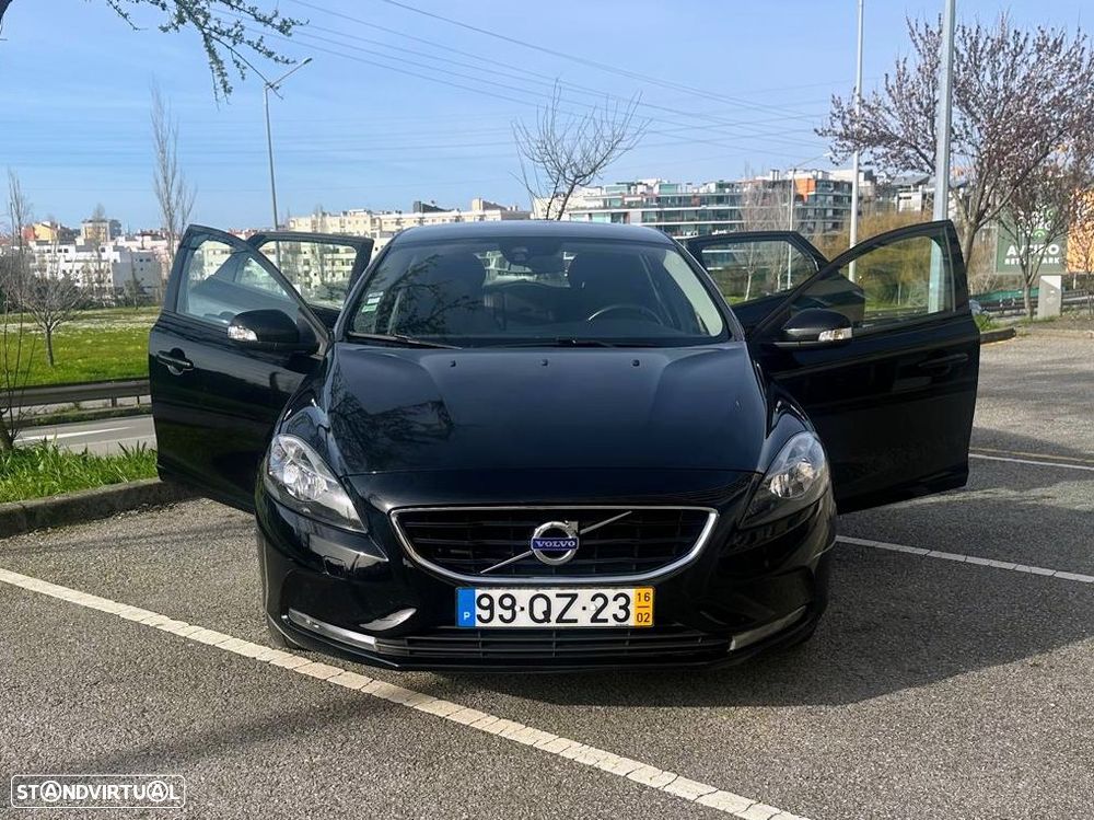 Volvo V40 2.0 D2 Momentum - 3