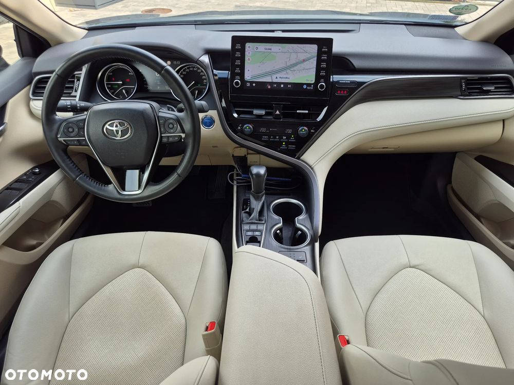 Toyota Camry 2.5 Hybrid Executive CVT - 8