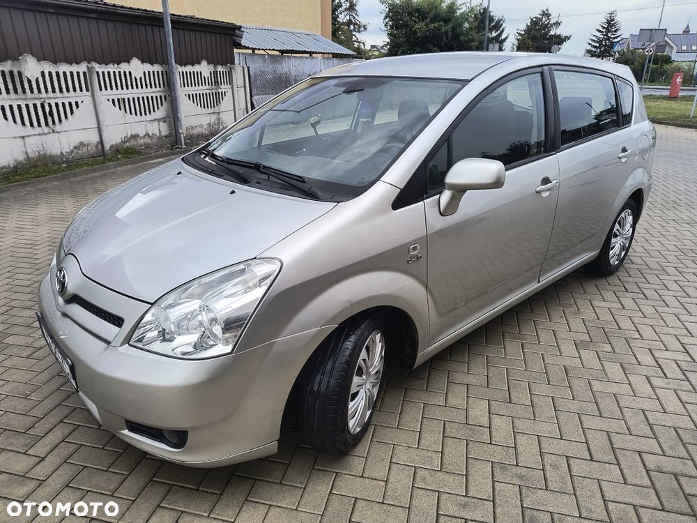 Toyota Corolla Verso - 1