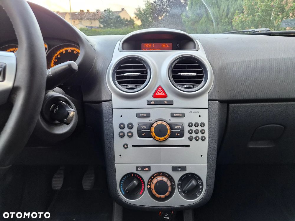 Opel Corsa 1.4 16V Satellite - 17