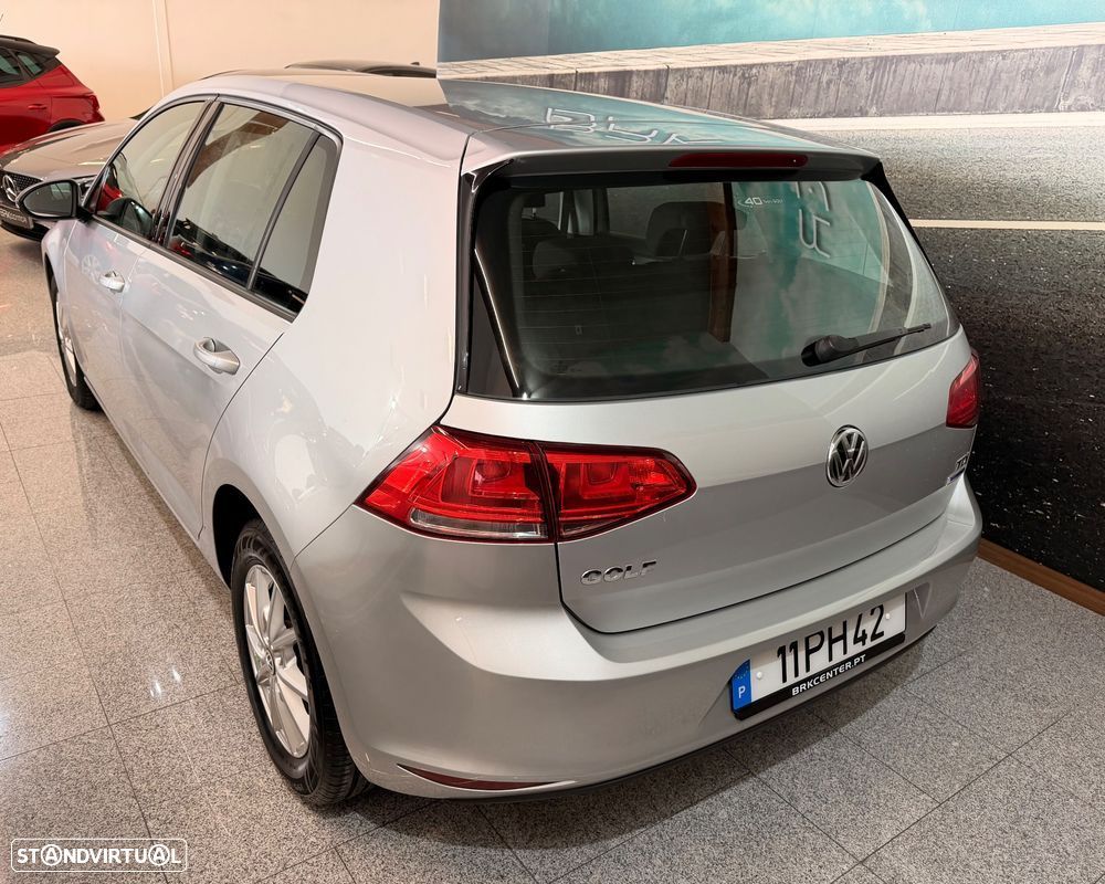 VW Golf 1.6 TDI Confortline - 4