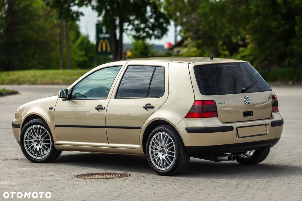 Volkswagen Golf - 18