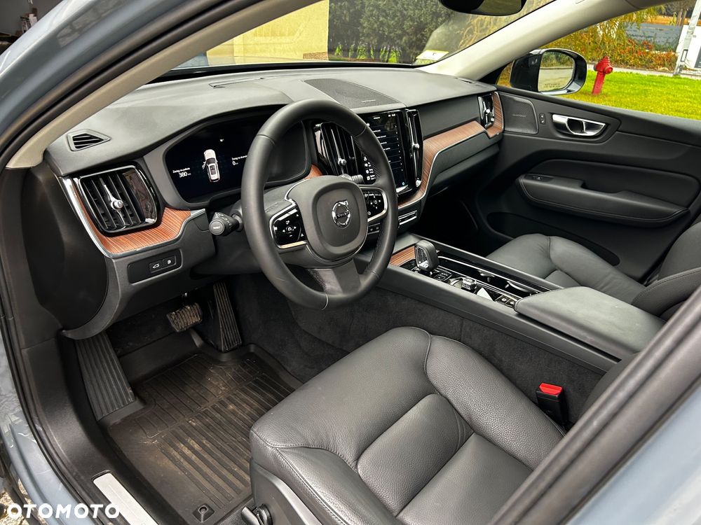 Volvo XC 60 T8 AWD Recharge Geartronic RDesign - 11