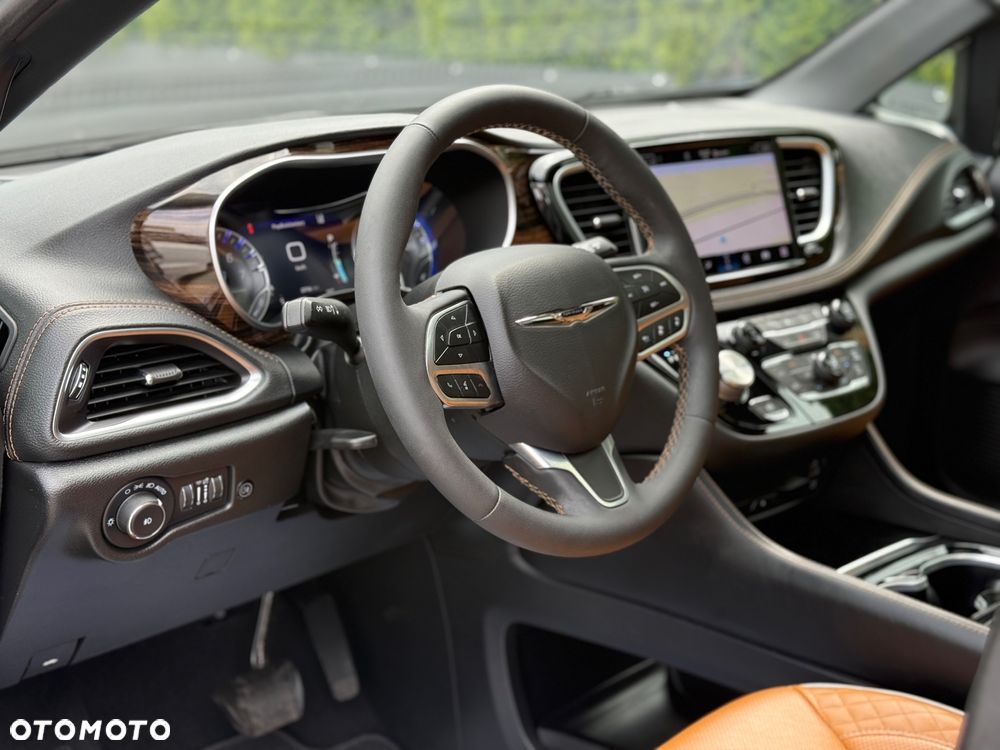 Chrysler Pacifica - 13