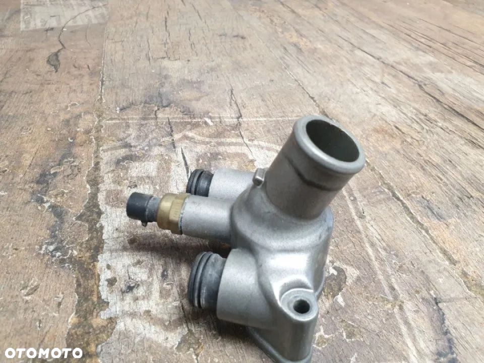 Termostat obudowa Harley Davidson V-Rod - 3