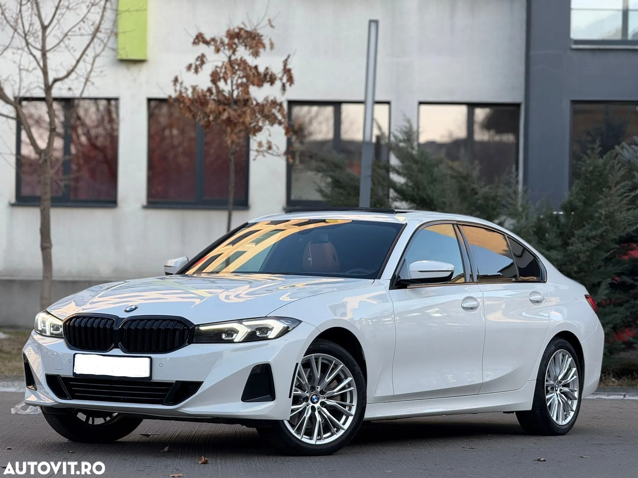 BMW Seria 3 330i xDrive AT - 5
