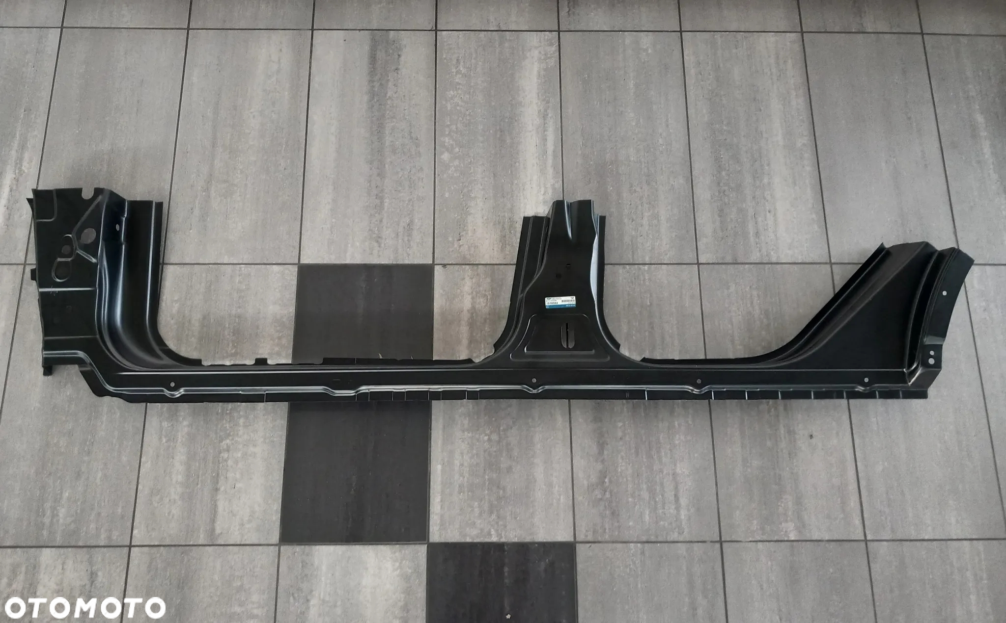 Listwa progu nadwozia lewa Ford Kuga 2008-2012 1518553 - 7