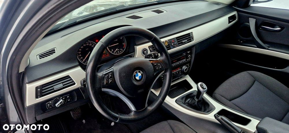 BMW Seria 3 - 35