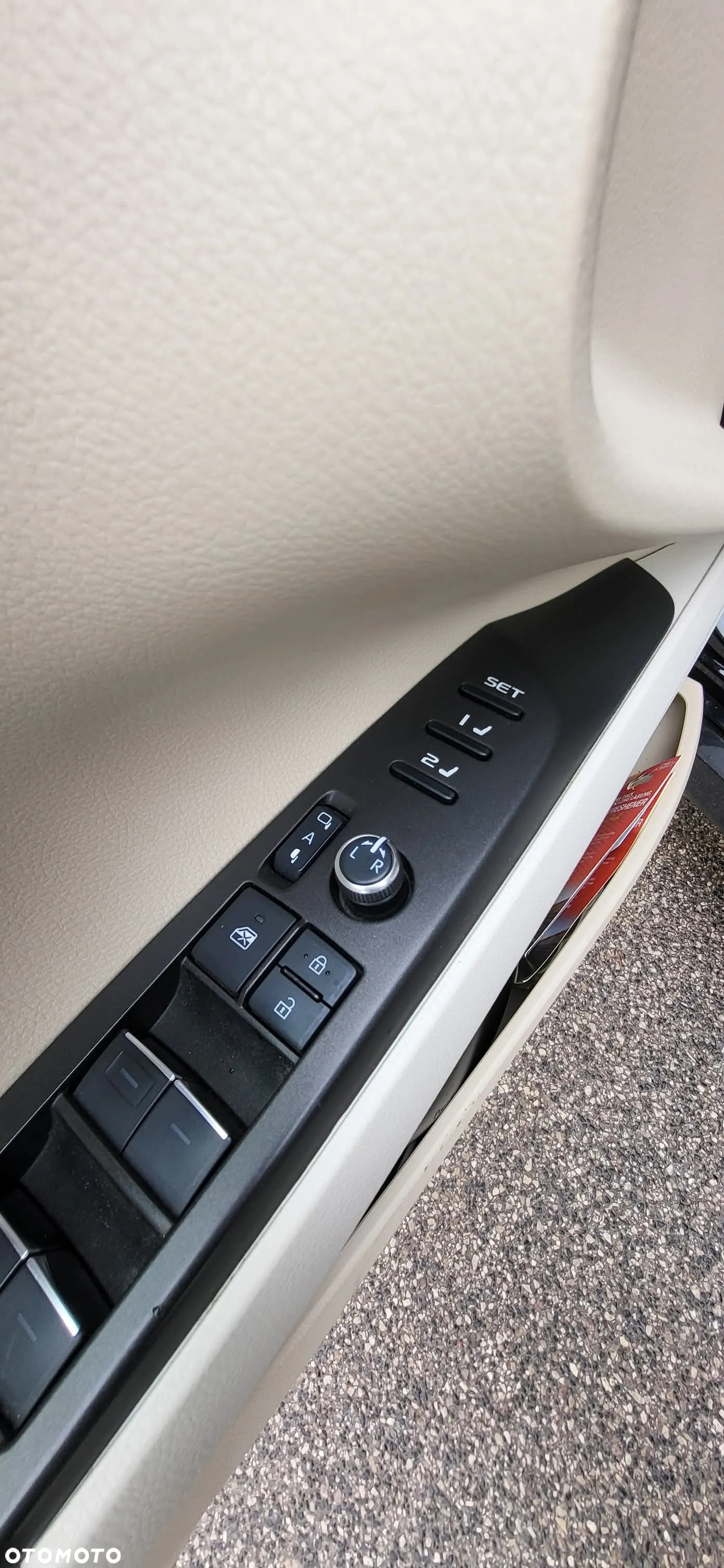 Toyota Camry 2.5 Hybrid Executive CVT - 17
