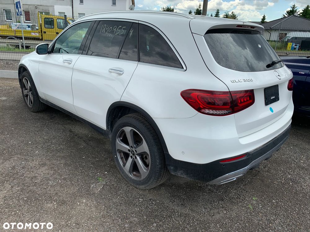 Mercedes-Benz GLC 300 4Matic 9G-TRONIC - 10