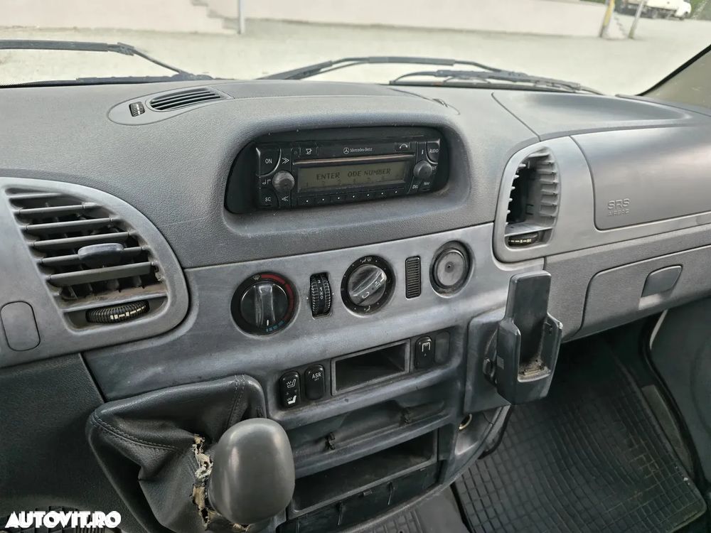 Mercedes-Benz Sprinter - 11