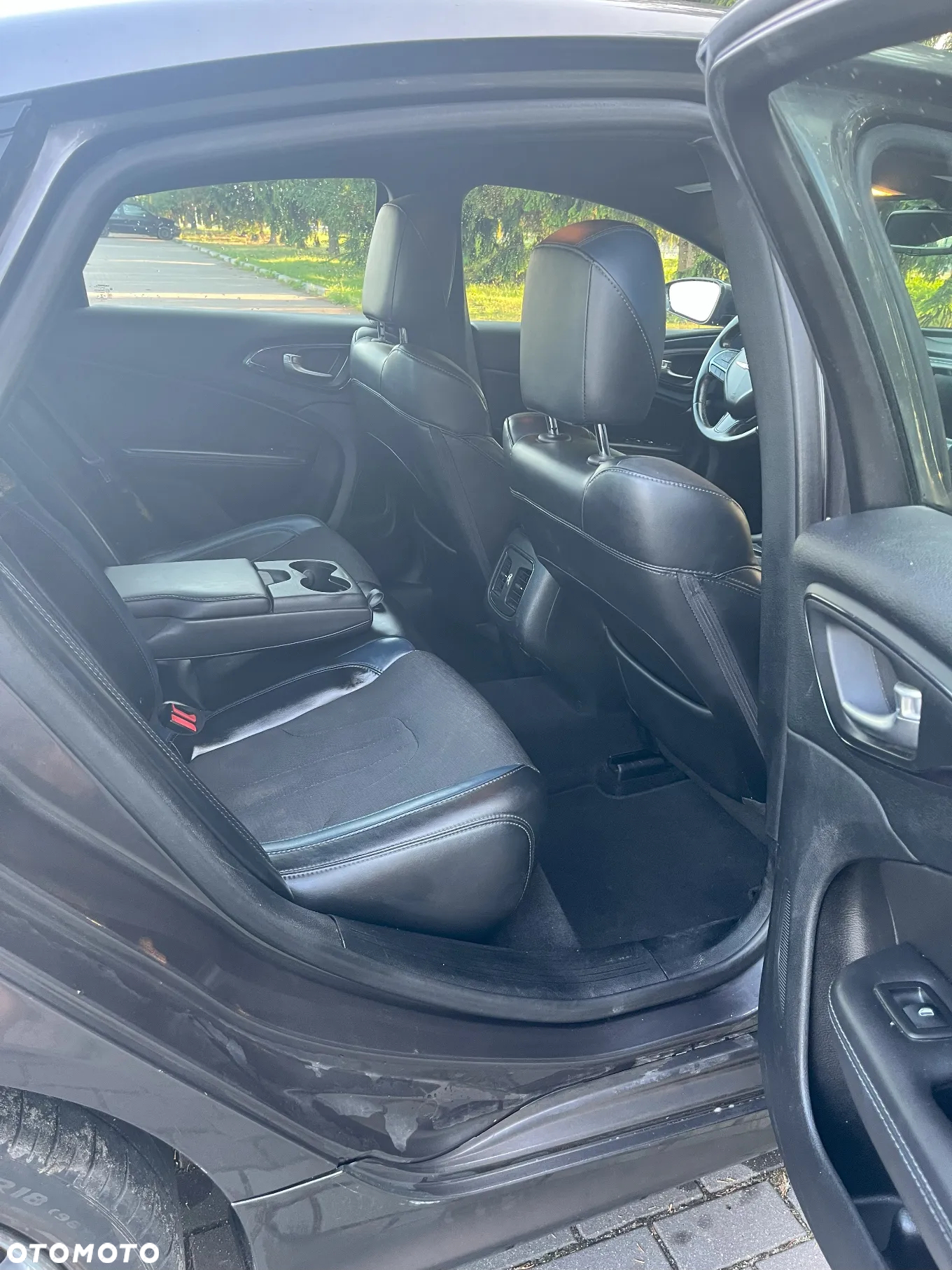 Chrysler 200 - 10