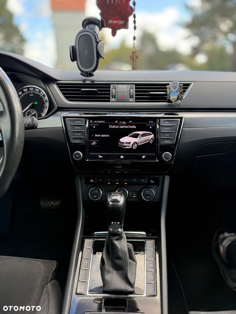 Skoda Superb 2.0 TDI DSG SportLine - 37