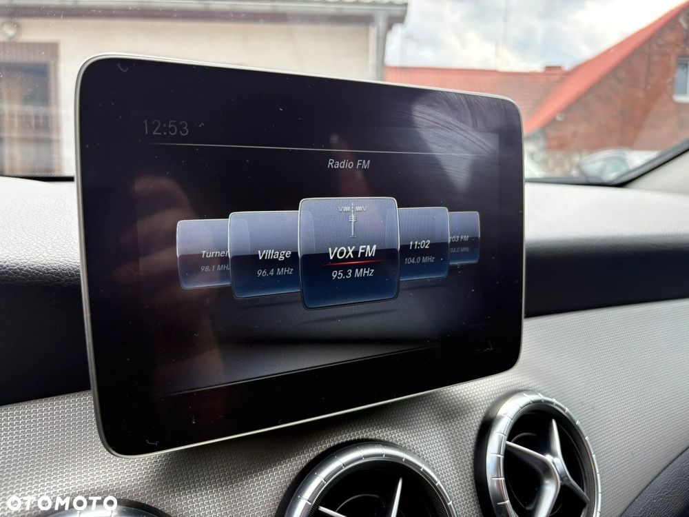 Mercedes-Benz CLA - 16