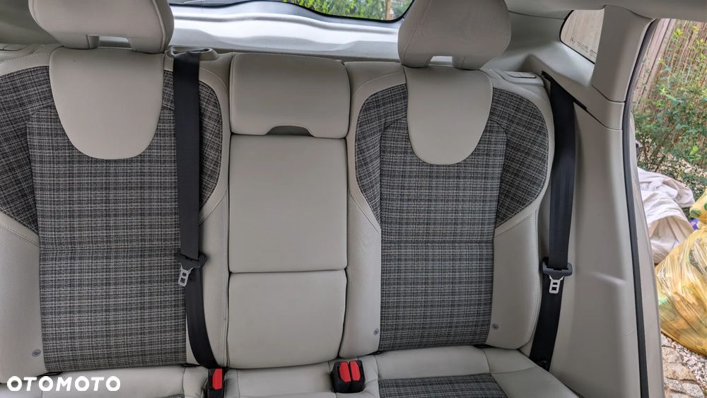 Volvo V40 D2 Drive-E Momentum - 14