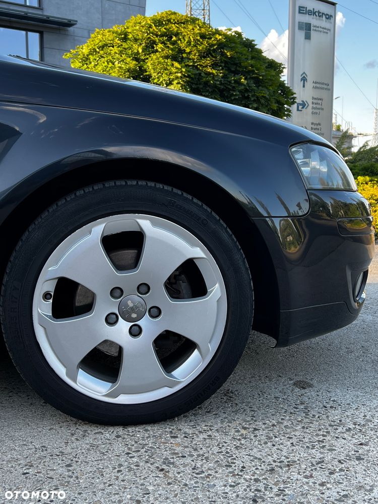 Audi A3 3-drzwiowe 2.0 TDI Attraction DSG - 4