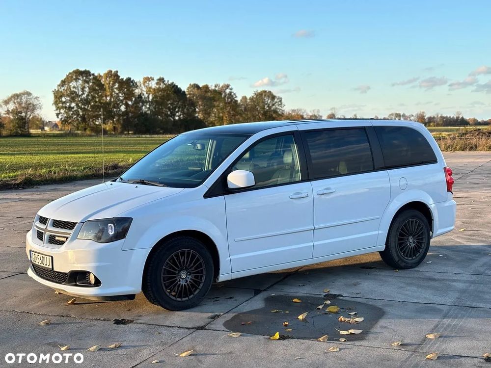 Dodge Grand Caravan - 2