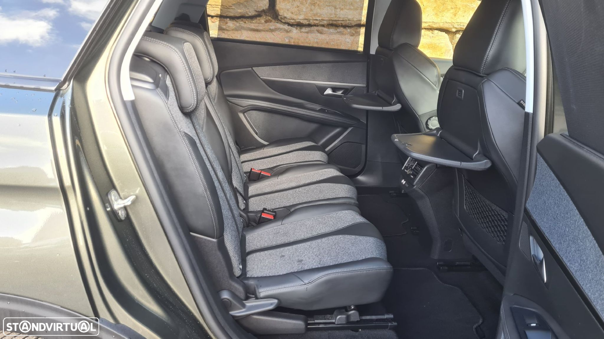 Peugeot 5008 1.5 BlueHDi Allure EAT8 - 43