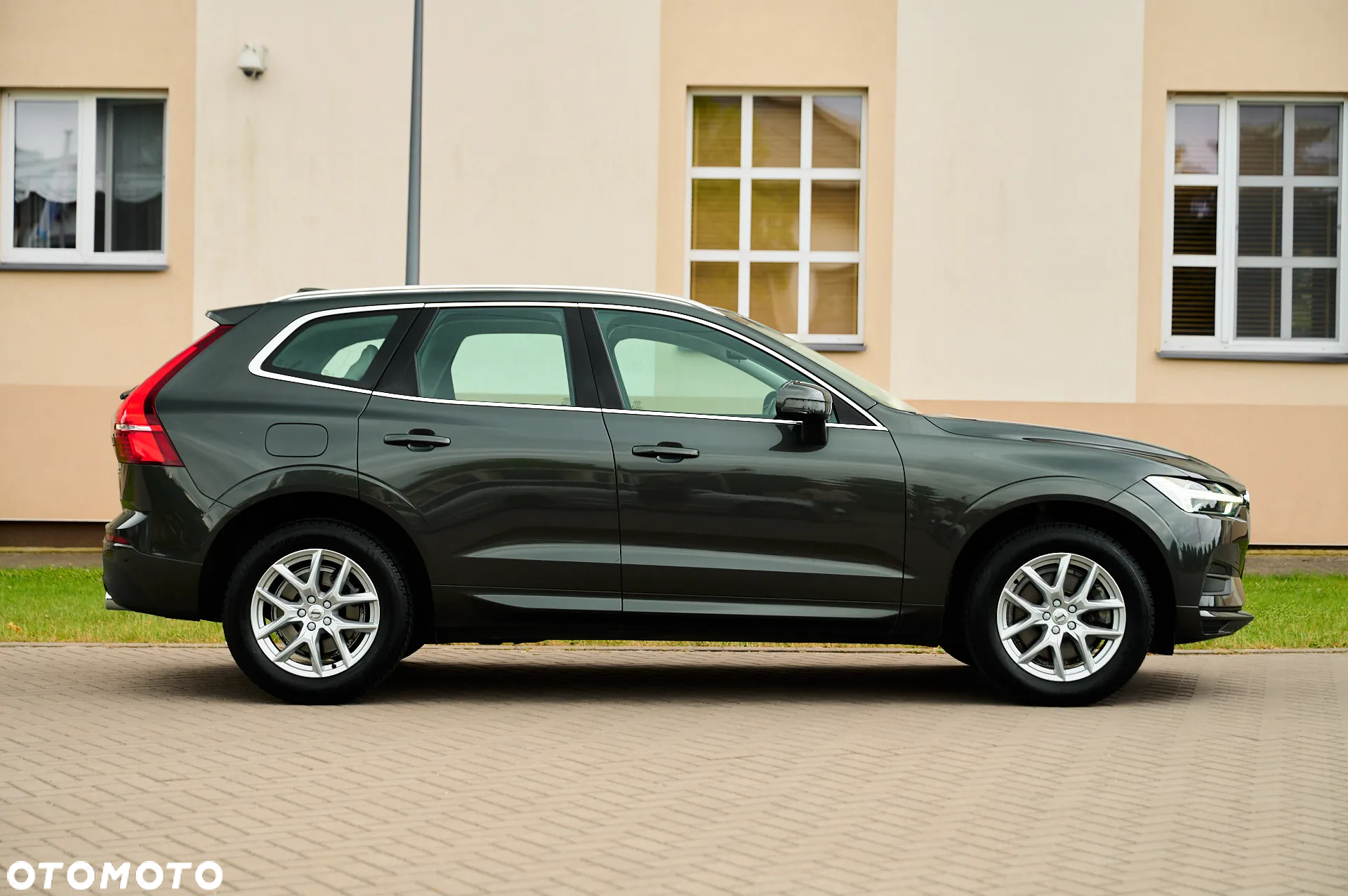 Volvo XC 60 T4 Momentum Pro - 19