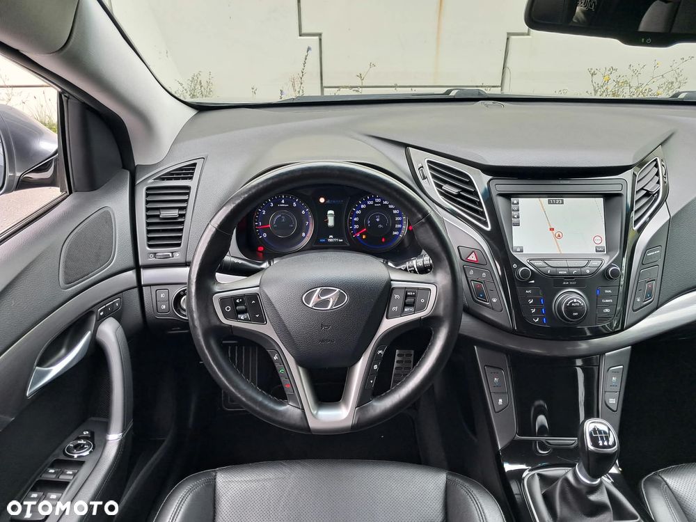 Hyundai i40 Kombi 2.0 Premium - 23