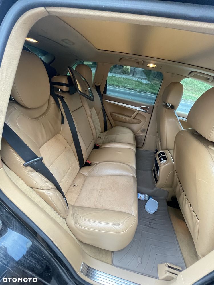 Porsche Cayenne - 8