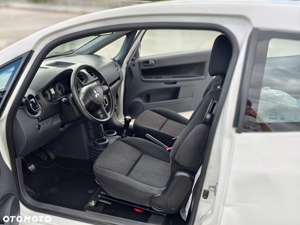 Mitsubishi Colt - 6