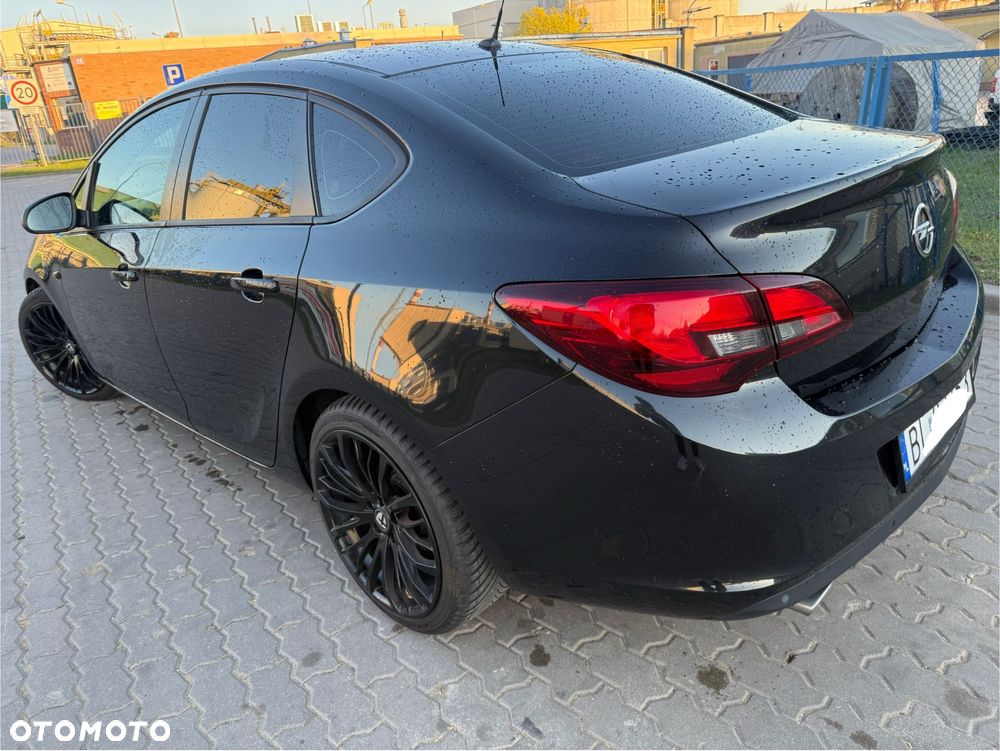 Opel Astra - 2