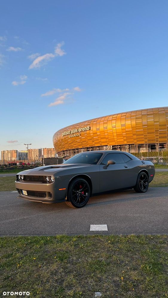 Dodge Challenger - 10