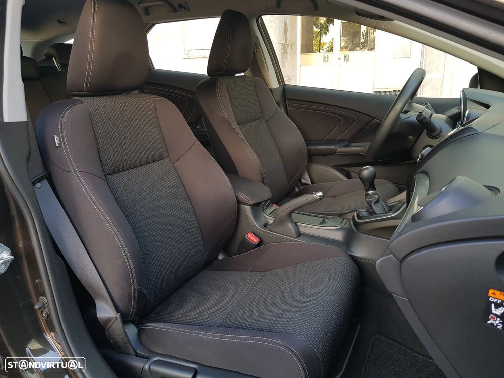 Honda Civic Tourer 1.6 i-DTEC Comfort - 37