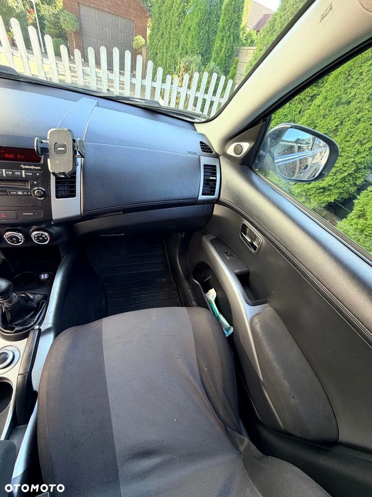 Mitsubishi Outlander 2.0 DID Intense - 11