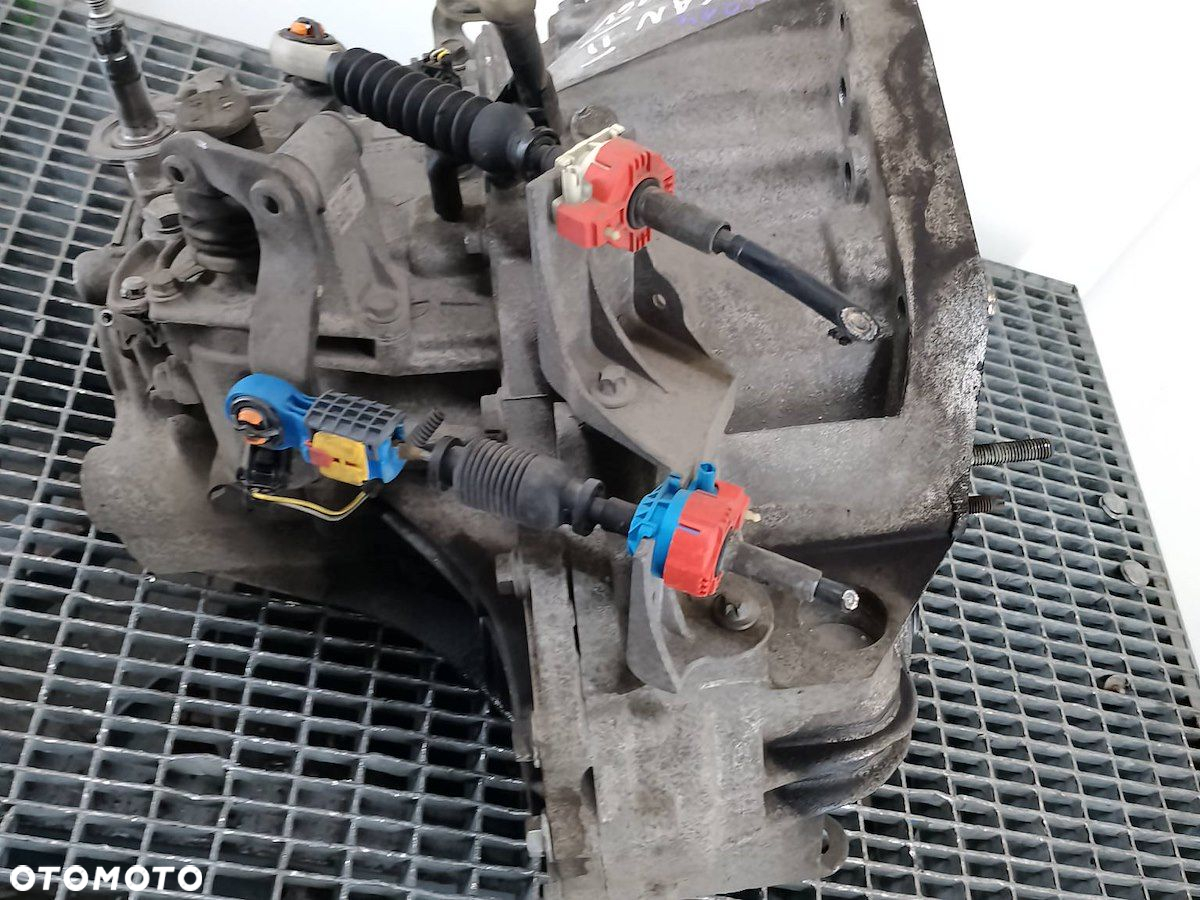 SKRZYNIA BIEGÓW MANUALNA RENAULT MEGANE II ND0014 2.0 16V - 4