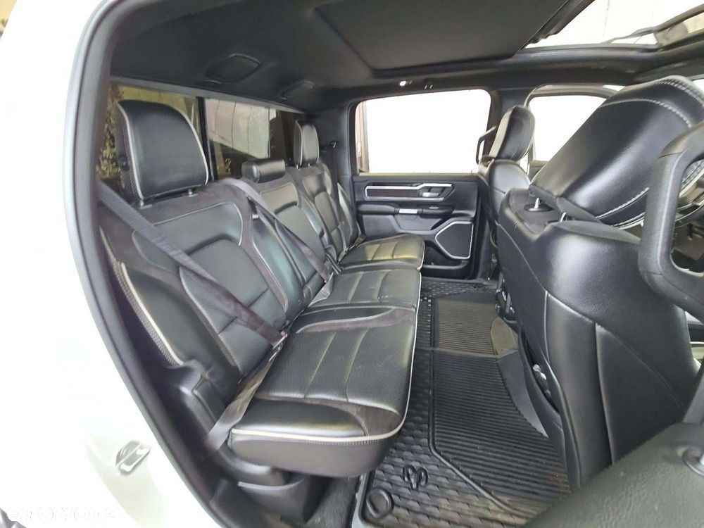 RAM 1500 5.7 eTorque Crew Cab Shortbed Laramie Black - 19