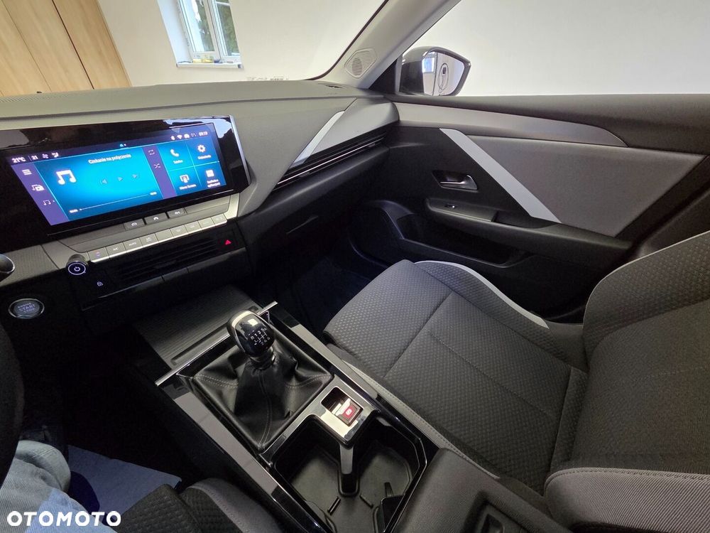 Opel Astra 1.2 T Edition S&S - 13
