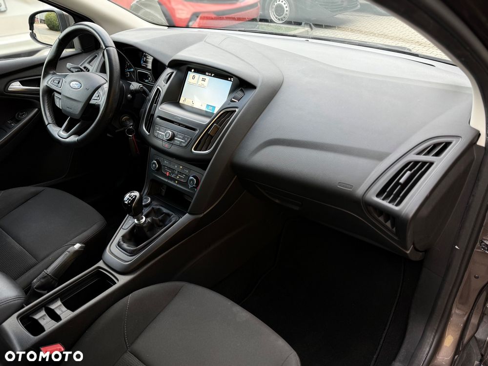 Ford Focus - 25