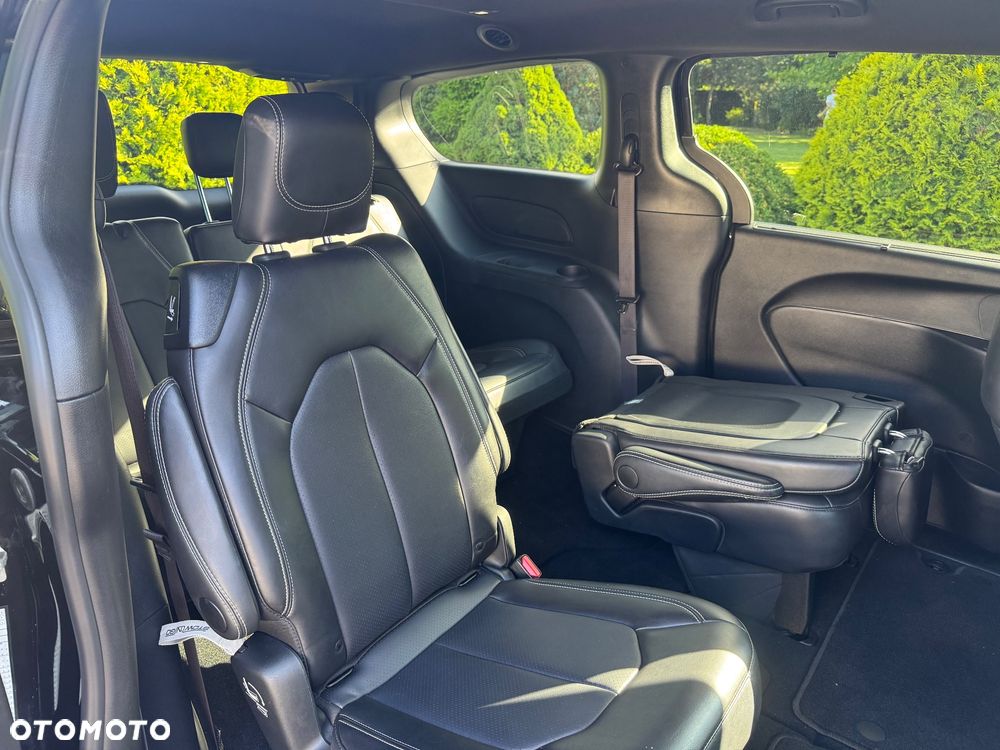 Chrysler Pacifica - 6