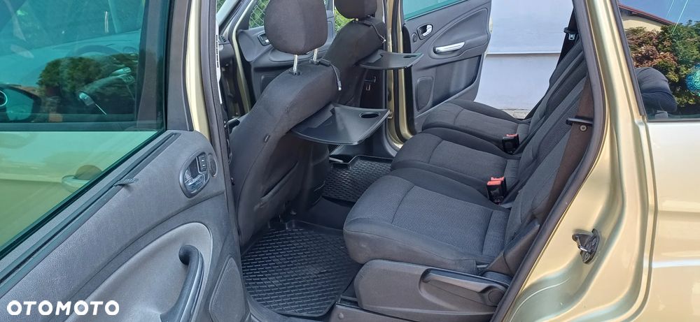 Ford S-Max - 7
