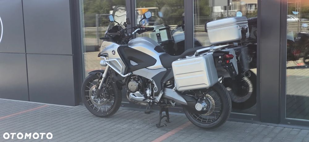 Honda VFR - 25