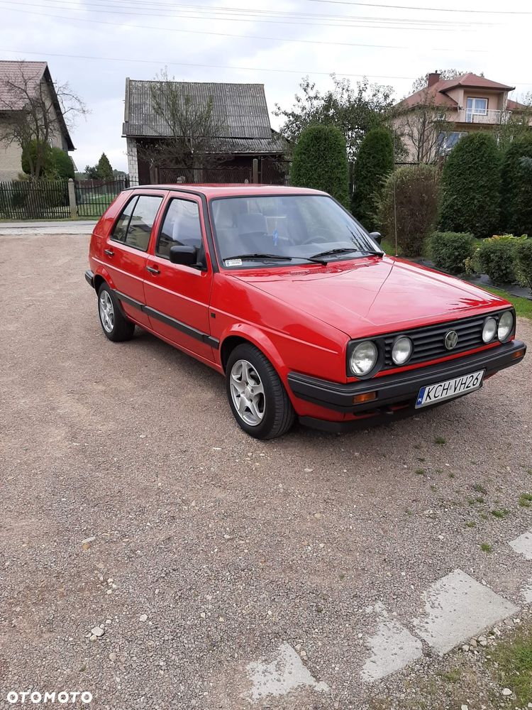 Volkswagen Golf 1.6 GL - 1
