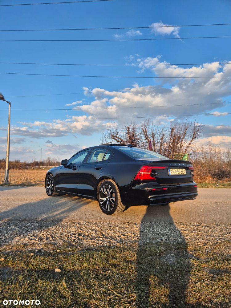 Volvo S60 B5 B AWD Plus Dark - 3