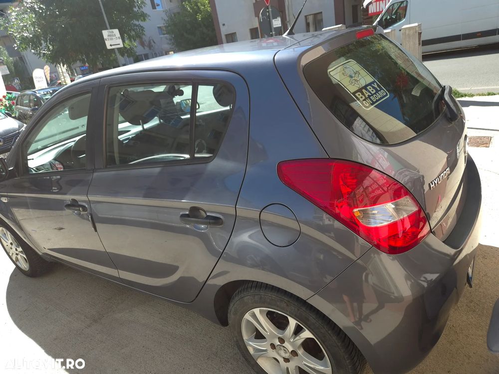 Hyundai I20 2011 photo 3