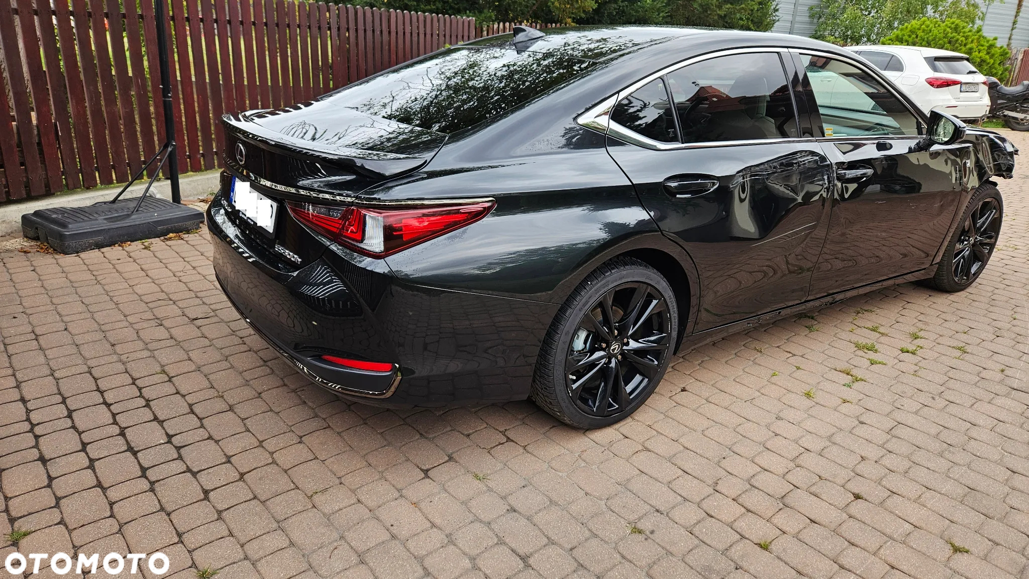 Lexus ES 300h F Sport Edition - 5